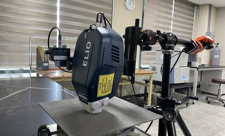 휴대용 엑스선형광분석기(Micro-XRF) 사진